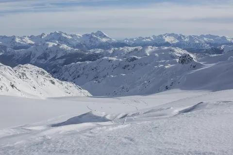 被雪覆盖的山脉 被雪覆盖的山脉