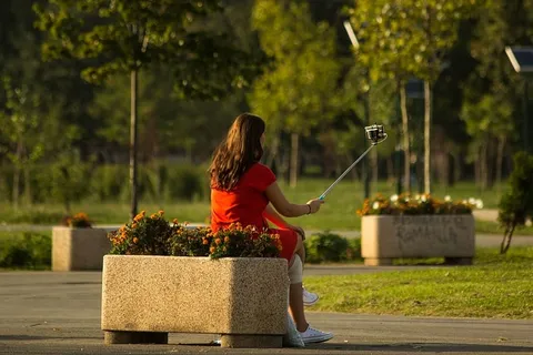 花，女孩，草，户外，公园，人，植物箱，自拍