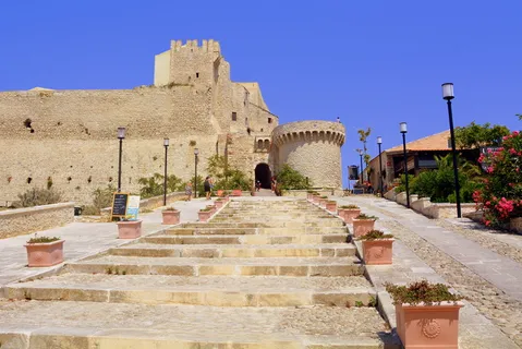 攀登、台阶、城堡、圣尼古拉、岛屿、地震、加加诺、普利亚 攀登、台阶、城堡、圣尼古拉、岛屿、地震、加加诺、普利亚