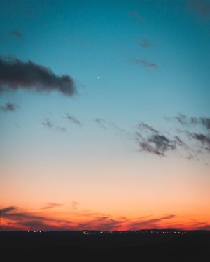 黎明时的天空景色