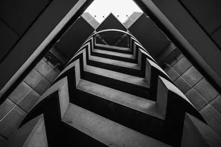 高层建筑低角度照片