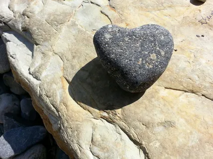 黑石头, 哈特, 石头, 心石, 固体, 岩石, 岩石对象, 没有人 黑石头, 哈特, 石头, 心石, 固体, 岩石, 岩石对象, 没有人