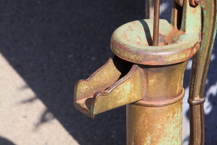 泵、水、旧、金属、无人、白天、阳光、高角度视图