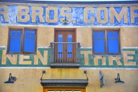 美国阿斯托里亚，窗户，墙壁，油漆，复古，阳台，旧建筑