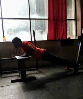 印度，浦那，501，健身，俯卧撑，健身房，锻炼，窗口