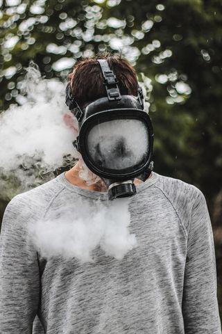 男，男，烟，vape，雨，湿，水，户外
