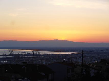 阿诺·波利（ano poli）、上城（upper town）、城堡（castle）、古城（old city）、塞萨洛尼基（thessaloniki）、希腊（greece）、天空（sky）、日落（sunset）