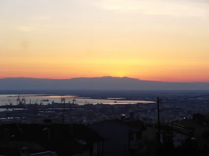 阿诺·波利(ano poli)、上城(upper town)、城堡(castle)、古城(old city)、塞萨洛尼基(thessaloniki)、希腊(greece)、天空(sky)、日落(sunset) 阿诺·波利(ano poli)、上城(upper town)、城堡(castle)、古城(old city)、塞萨洛尼基(thessaloniki)、希腊(greece)、天空(sky)、日落(sunset)