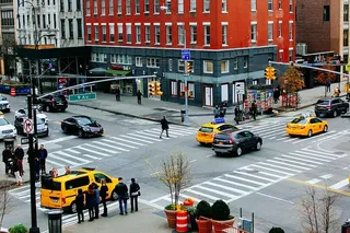 建筑物、汽车、城市、市中心、十字路口、户外、道路、街道