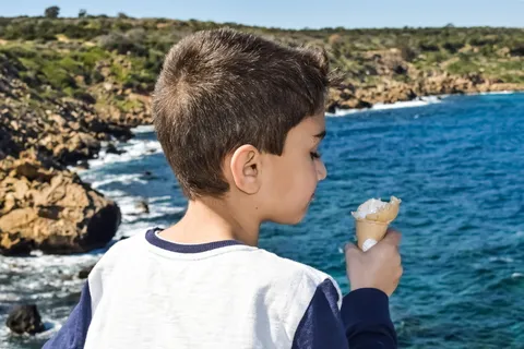 男孩，冰淇淋，孩子，无忧无虑，快乐，关怀，童年，休闲