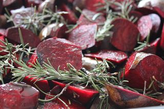 红甜菜、迷迭香、食品、食品和饮料、健康、红色、健康饮食