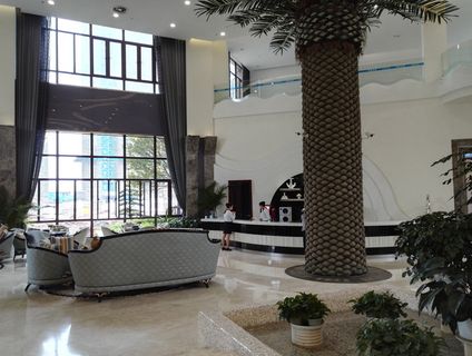 营销中心、娱乐区、假树、窗户、建筑、建筑结构、室内、无人