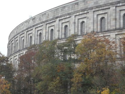 建筑、摄影、灰色、混凝土、建筑、环绕、绿色、叶状