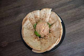 feta，pita，希腊食物，辛辣feta蘸酱，食物，食物和饮料，餐桌，新鲜度