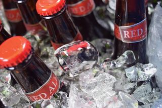 啤酒，特写，瓶装，室内，无人，透明，精选，容器