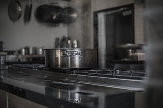 厨房、厨师、蒸汽、室内、电器、炉灶、家用厨房、选择性聚焦