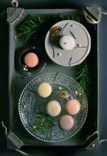 杏仁饼、甜点、糖果、零食、食物、零食、盘子、餐盘