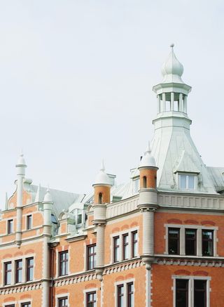 米色和白色的建筑景观