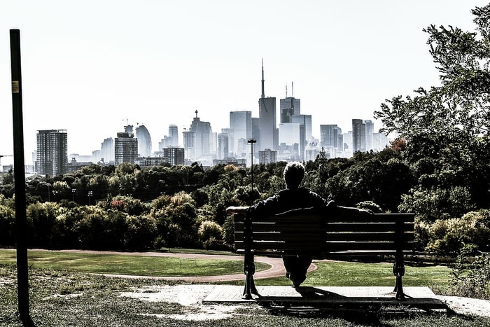 男士、坐式、户外、长凳、棕色、木质、日光、建筑