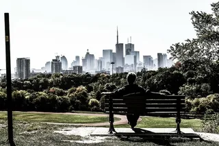 男士、坐式、户外、长凳、棕色、木质、日光、建筑