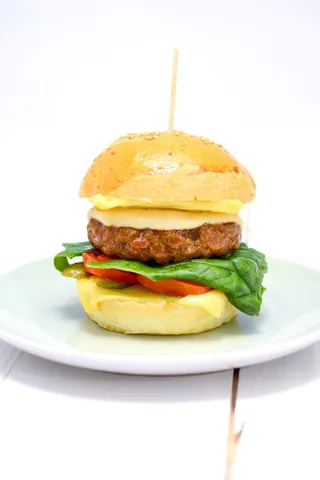 奶酪汉堡，手工制作，切达奶酪，肉丸，三明治，食品，奶酪，午餐