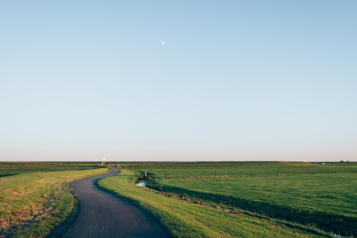 空的，道路，绿色，草地，白色，天空，黑色，混凝土