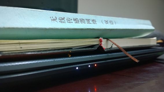 笔记本电脑、书籍、笔记本电脑、无线传感器网络、学校、考试、复习、文本