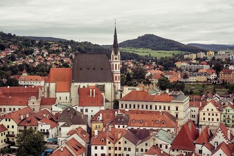 上图：巴洛克、波希米亚、塞斯基、塞斯基·克鲁姆洛夫、教堂、城市、城市景观