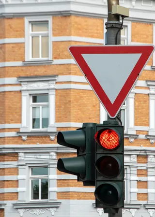 交通灯、道路、通行权、城市、交通、汽车、红色、信号灯