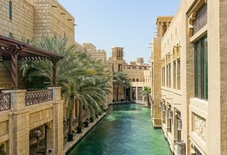 房屋附近的水体