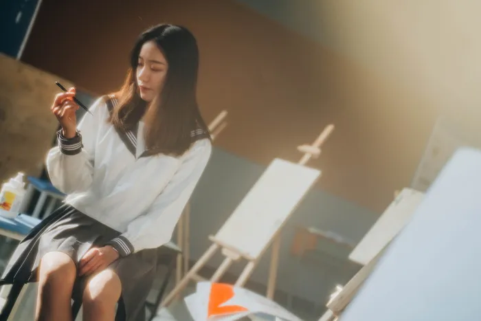 人，人，衣服，服装，坐着，人群，家具，椅子