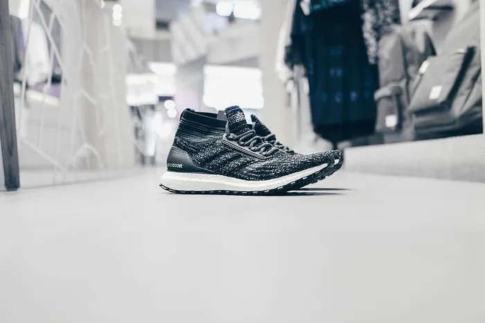 一双ggray跑鞋