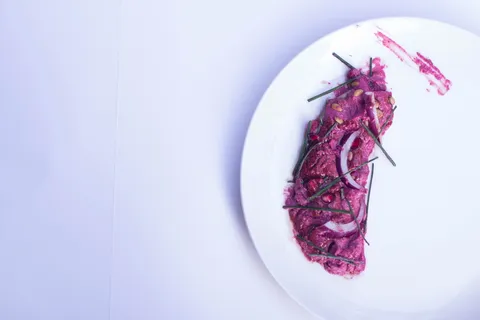 英国,伦敦,沙拉,盘子,粉色,鹰嘴豆泥,食品和饮料,食品 英国,伦敦,沙拉,盘子,粉色,鹰嘴豆泥,食品和饮料,食品