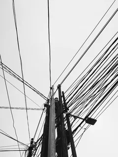 印度尼西亚，cilandak，jl。拉布·拉亚27号，黑白，电线，vsco，移动摄影，极简主义者