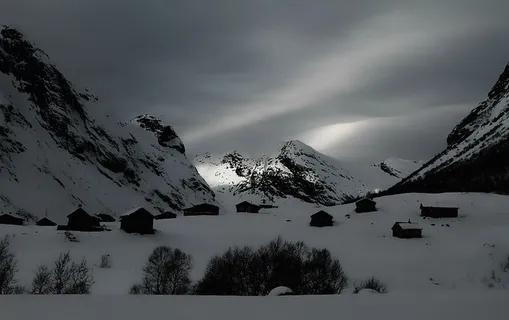 雪山,蓝色,小时,房子,山,雪,云,天空 雪山,蓝色,小时,房子,山,雪,云,天空