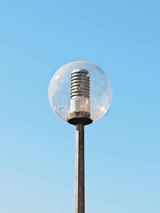 落地灯，灯具，照明，光，天空，蓝色，晴空，反射