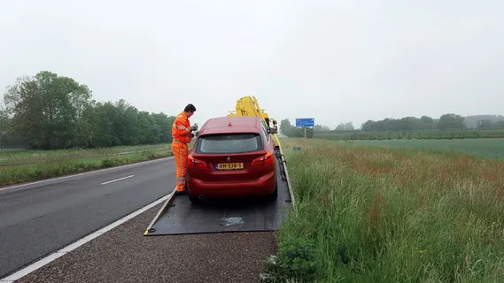 汽车,故障,厄运,道路,汽车故障,疏散,两人,交通 汽车,故障,厄运,道路,汽车故障,疏散,两人,交通