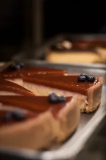 盘子上的甜点、植物、糖果、食物、糖果、热狗、水果、蓝莓 盘子上的甜点、植物、糖果、食物、糖果、热狗、水果、蓝莓