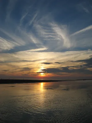 日落, 云, 水, 天空, 地平线, 水, 天空, 晚上, 风景
