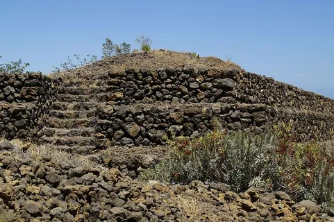 金字塔,古伊马尔,楼梯金字塔,翻修,特内里费,关奇,挖掘,考古学 金字塔,古伊马尔,楼梯金字塔,翻修,特内里费,关奇,挖掘,考古学