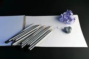 艺术铅笔，铅笔，素描板，素描，素描，纸，皱巴巴的，橡皮擦
