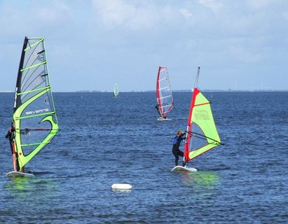 冲浪、水上运动、海洋运动、峡湾运动、林口滨运动、丹麦运动、夏季运动 冲浪、水上运动、海洋运动、峡湾运动、林口滨运动、丹麦运动、夏季运动