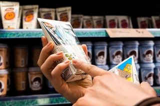 检查儿童奶昔标签