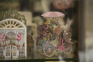 工艺品，纸张，艺术品，零售，无人，艺术品和工艺品，零售展示，商店