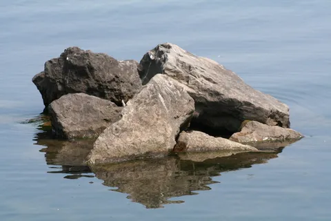黑色、深色、平淡、水、岩石、固体、岩石-物体、海 黑色、深色、平淡、水、岩石、固体、岩石-物体、海