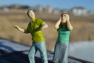 男人，女人雕像，害怕，害怕，恐怖，动作人物，恐惧，恐惧