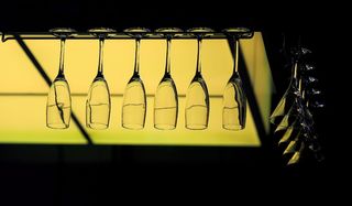 长笛和鸡尾酒杯