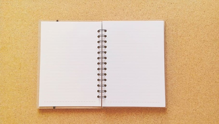 白色螺旋笔记本，笔记本，笔记，日记，书写，卡片，书写，工作