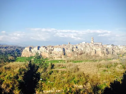 棕色、混凝土、房屋、小山、白天、灰色、古老、废墟 棕色、混凝土、房屋、小山、白天、灰色、古老、废墟