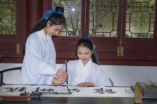 蝴蝶，肖像，主题摄影，女性，写作，书法，亚洲学校，两个人